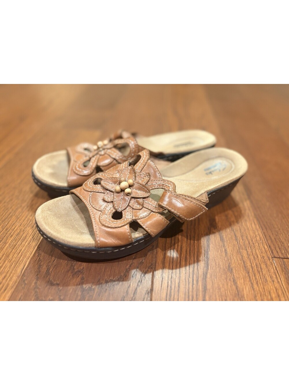 Clarks Bendables Tan LEATHER Slip On Lightweight Comfort Adjust Sandals 8.5